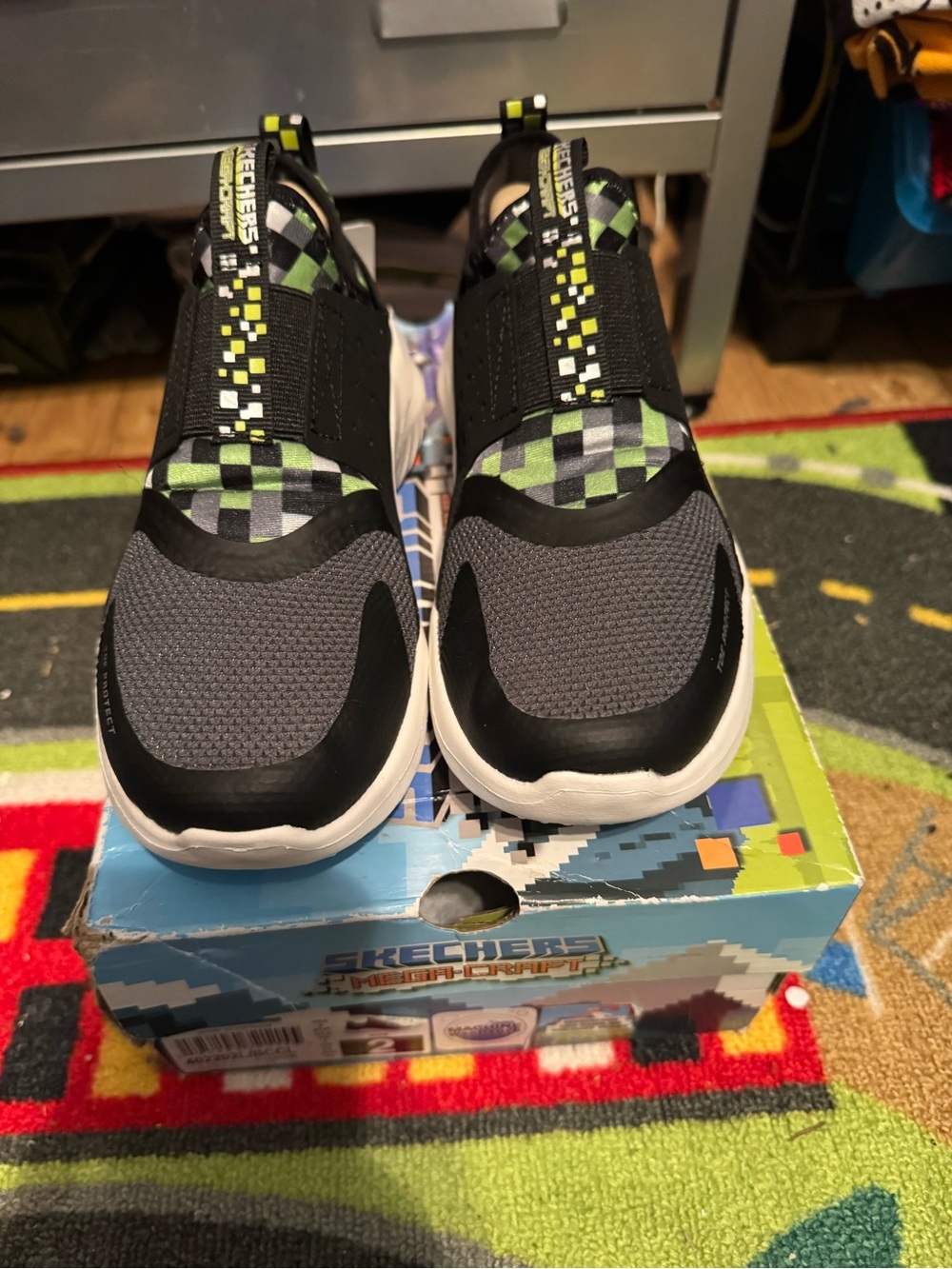 Skechers Mega-Craft Minecraft style slip on size 2 Youth